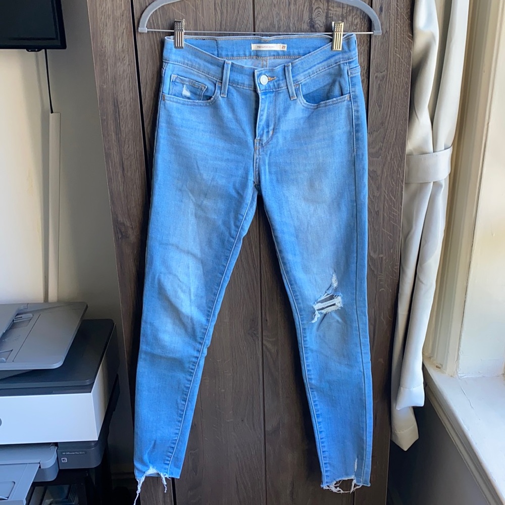 Levi’s 710 Super Skinny Jeans size 27